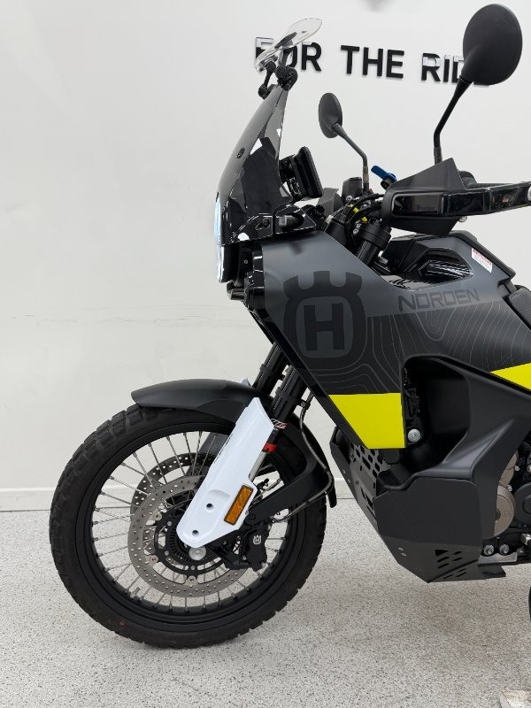 2022 HUSQVARNA NORDEN 901 Black