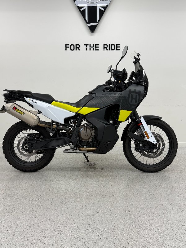 2022 HUSQVARNA NORDEN 901 Black