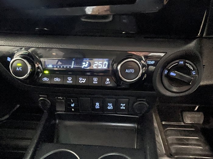 2018 Toyota Hilux SR5