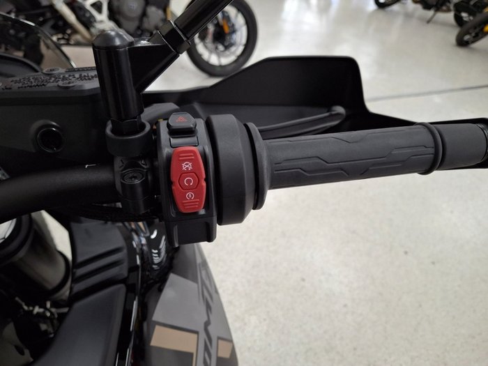 2025 CFMOTO MT-X LS Black