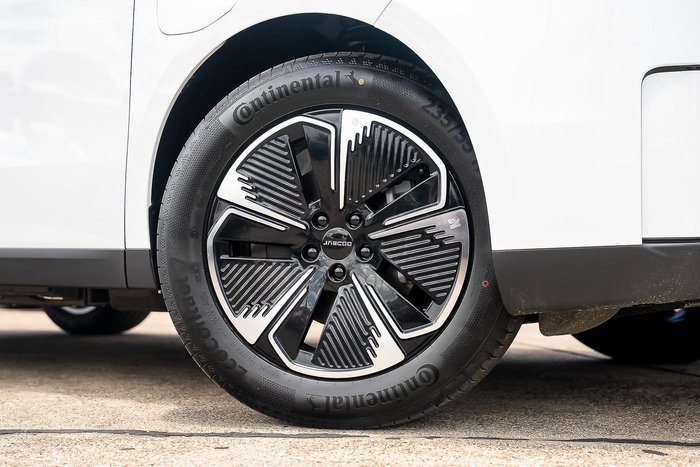 2025 Jaecoo J5 EV Summit