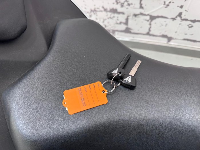 2025 Kawasaki Ninja 500 (EX500G) Ninja White