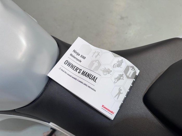 2025 Kawasaki Ninja 500 (EX500G) Ninja White