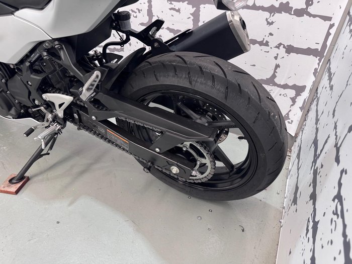 2025 Kawasaki Ninja 500 (EX500G) Ninja White