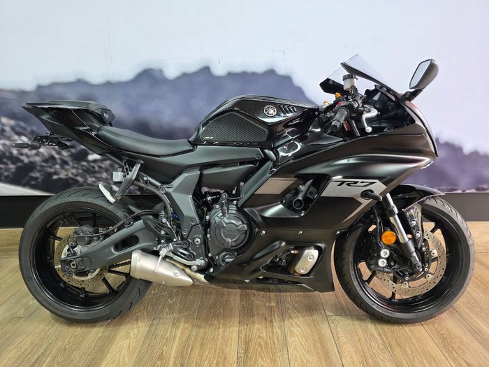 2025 Yamaha YZF-R7LA Black