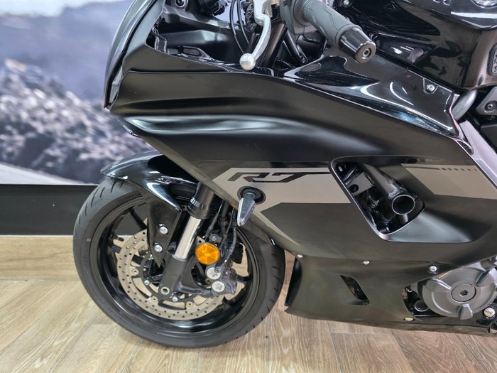 2025 Yamaha YZF-R7LA Black