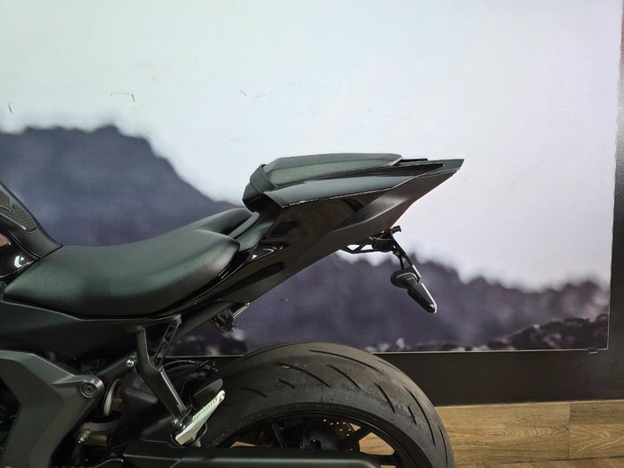 2025 Yamaha YZF-R7LA Black