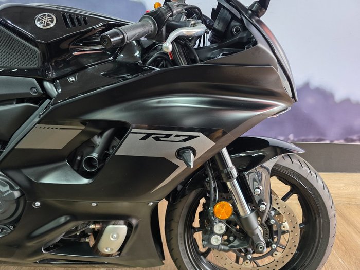 2025 Yamaha YZF-R7LA Black