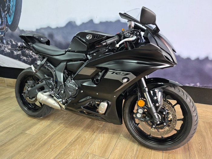 2025 Yamaha YZF-R7LA Black