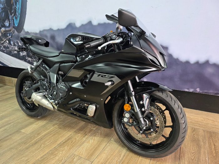 2025 Yamaha YZF-R7LA Black
