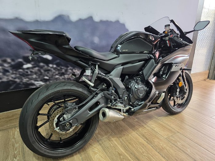 2025 Yamaha YZF-R7LA Black