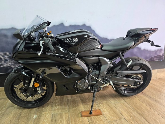 2025 Yamaha YZF-R7LA Black
