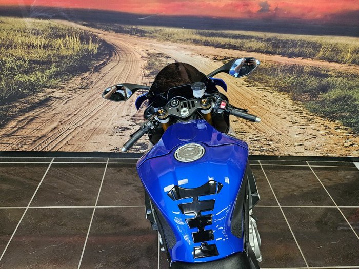 2016 Yamaha YZF-R1 BLUE