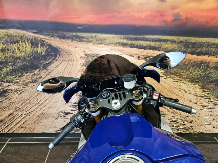 2016 Yamaha YZF-R1 BLUE