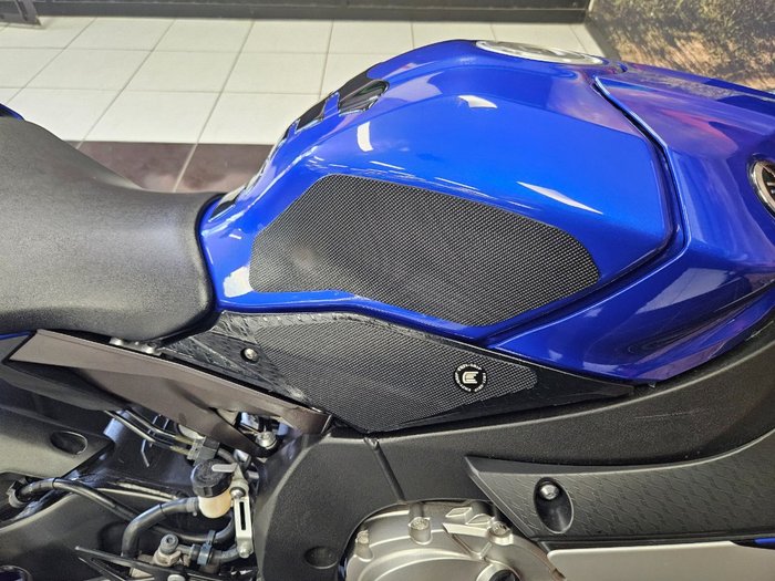 2016 Yamaha YZF-R1 BLUE