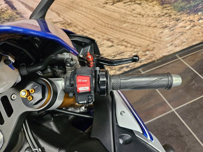 2016 Yamaha YZF-R1 BLUE