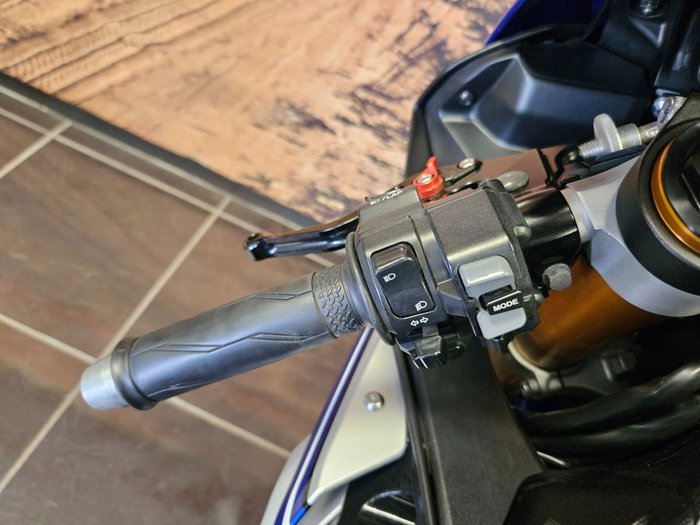 2016 Yamaha YZF-R1 BLUE