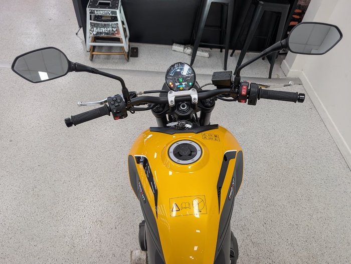 2026 Triumph 2026 Triumph 660CC Trident LAMS Yellow