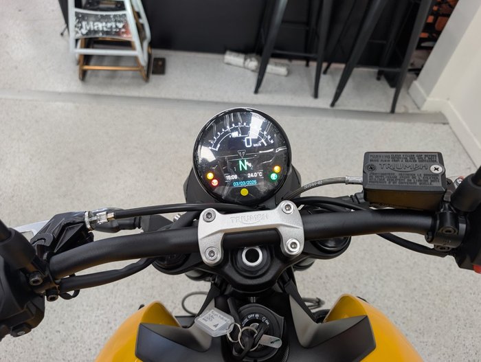 2026 Triumph 2026 Triumph 660CC Trident LAMS Yellow