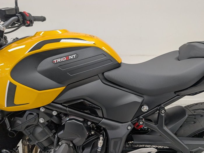 2026 Triumph 2026 Triumph 660CC Trident LAMS Yellow