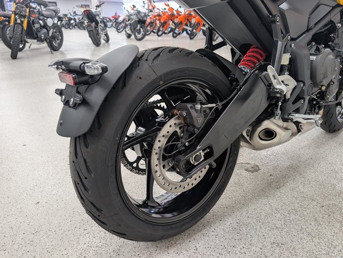 2026 Triumph 2026 Triumph 660CC Trident LAMS Yellow