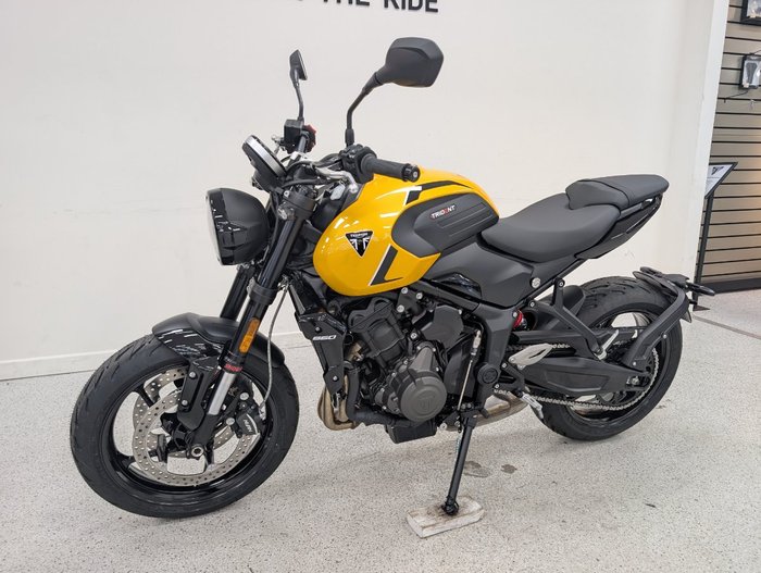 2026 Triumph 2026 Triumph 660CC Trident LAMS Yellow