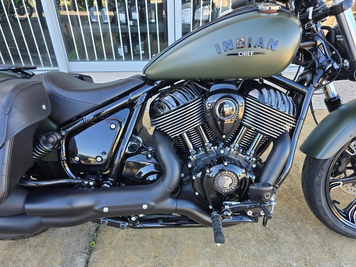 2023 INDIAN CHIEF DARK HORSE Green