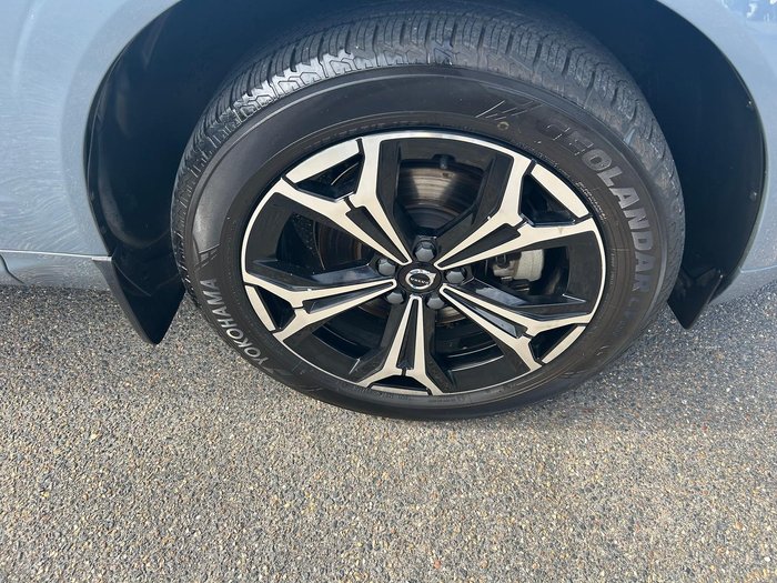 2022 Volvo XC60 B5 Momentum