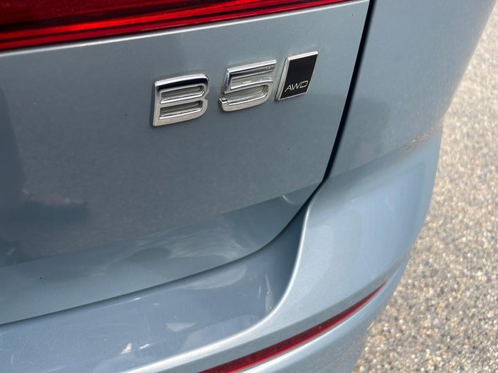 2022 Volvo XC60 B5 Momentum