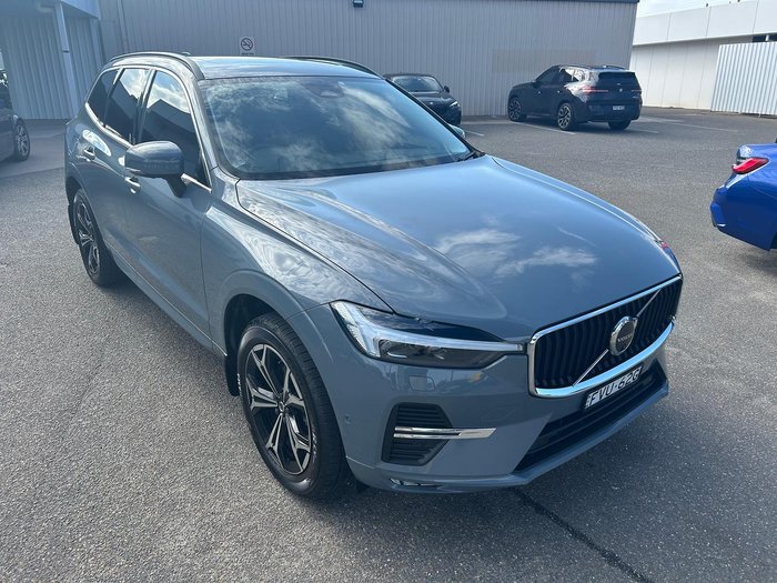 2022 Volvo XC60 B5 Momentum