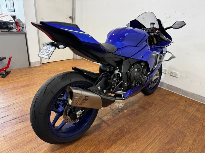2025 Yamaha YZF-R1 BLUE