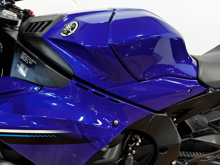 2025 Yamaha YZF-R1 BLUE