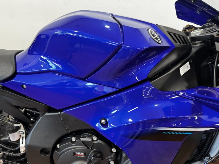 2025 Yamaha YZF-R1 BLUE