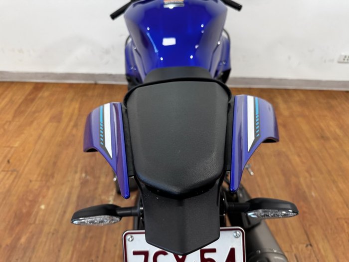 2025 Yamaha YZF-R1 BLUE