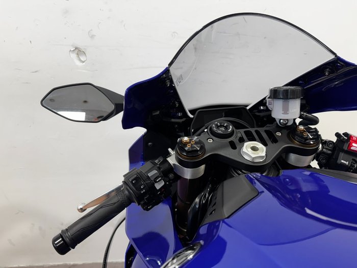 2025 Yamaha YZF-R1 BLUE