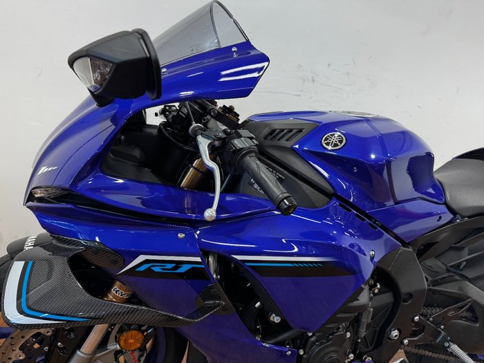 2025 Yamaha YZF-R1 BLUE