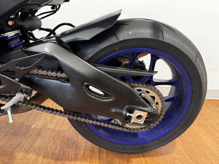 2025 Yamaha YZF-R1 BLUE