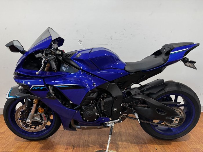 2025 Yamaha YZF-R1 BLUE
