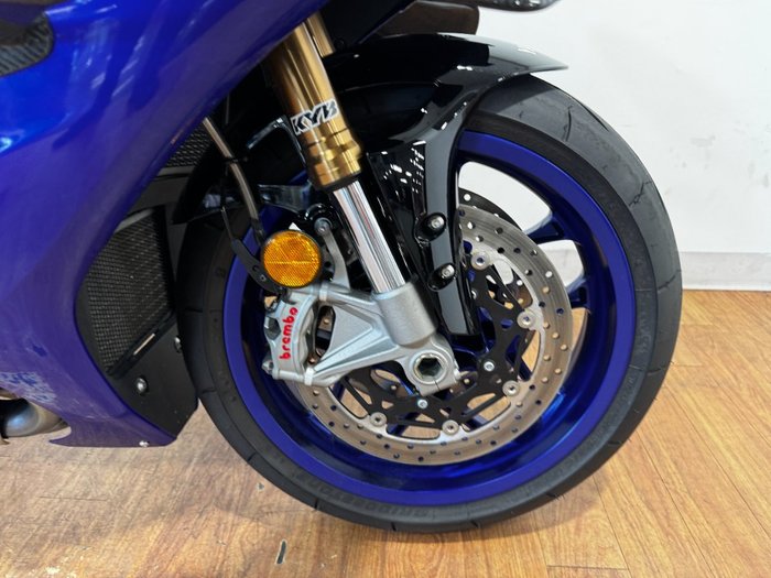 2025 Yamaha YZF-R1 BLUE