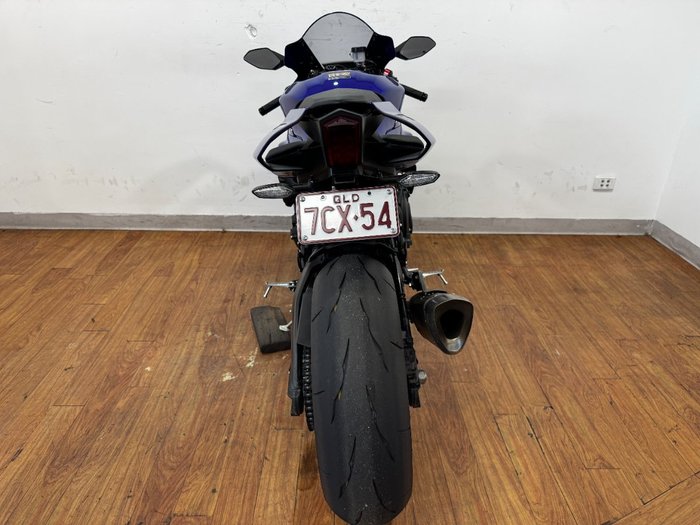 2025 Yamaha YZF-R1 BLUE