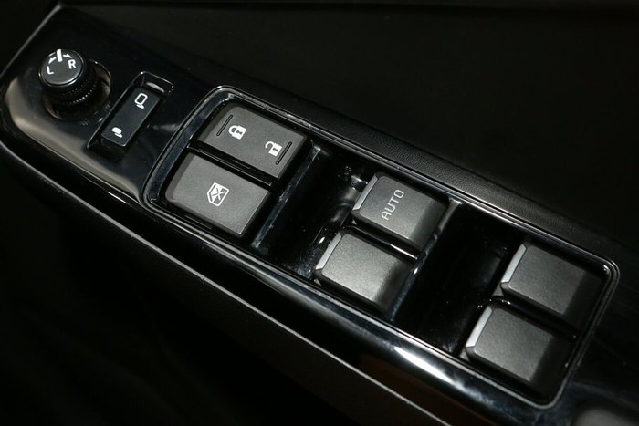 2022 Isuzu MU-X LS-T