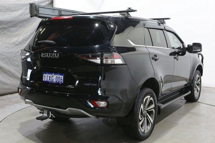 2022 Isuzu MU-X LS-T