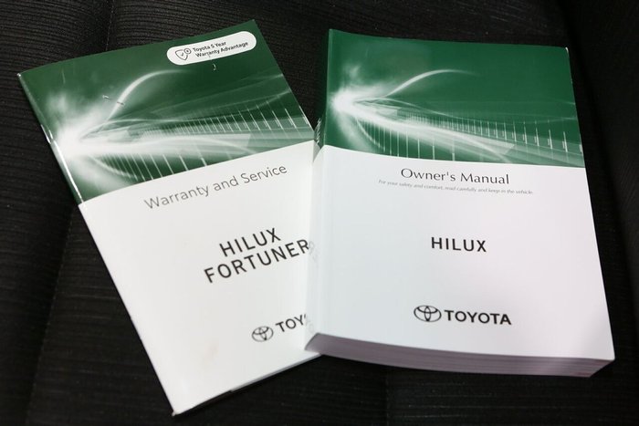 2025 Toyota Hilux SR