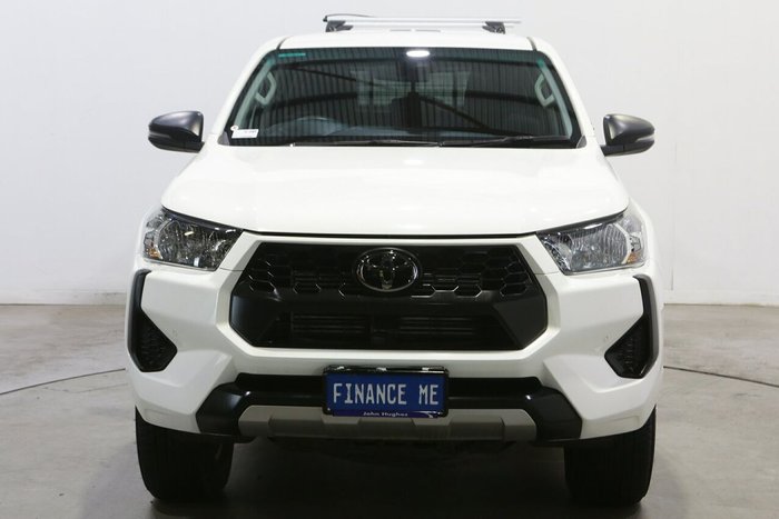 2025 Toyota Hilux SR