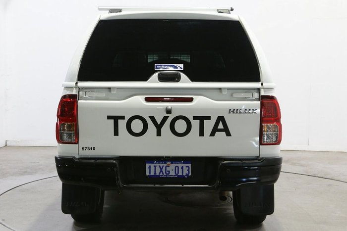 2025 Toyota Hilux SR