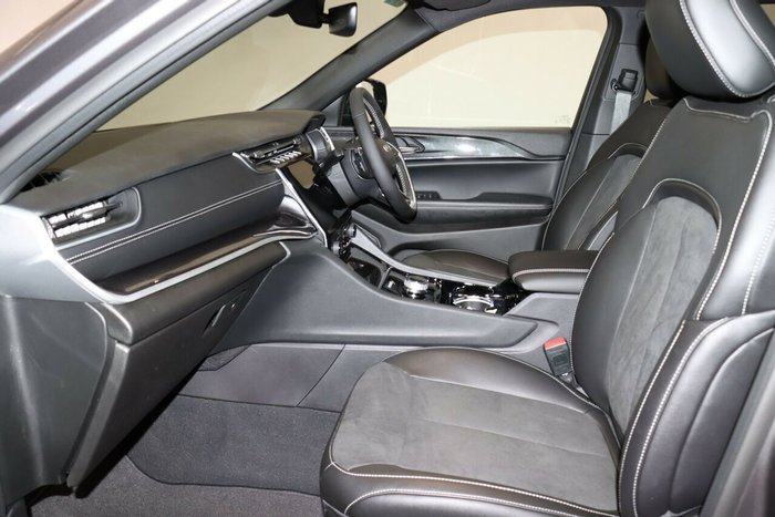 2023 Jeep Grand Cherokee Night Eagle