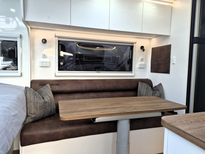 2026 Prime Edge Warrior 22.6 Rear Bunks