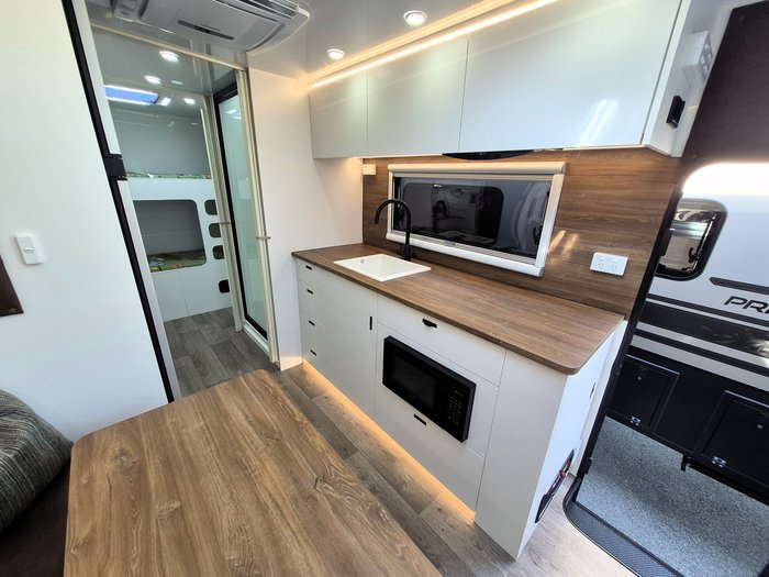 2026 Prime Edge Warrior 22.6 Rear Bunks