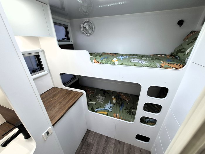 2026 Prime Edge Warrior 22.6 Rear Bunks