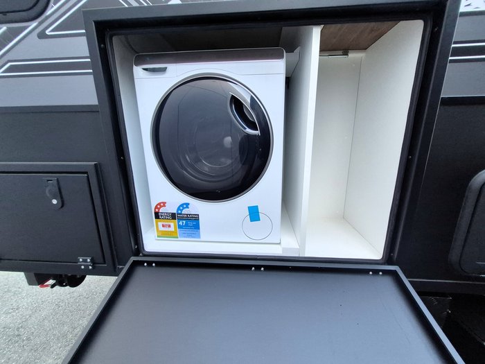 2026 Prime Edge Warrior 22.6 Rear Bunks